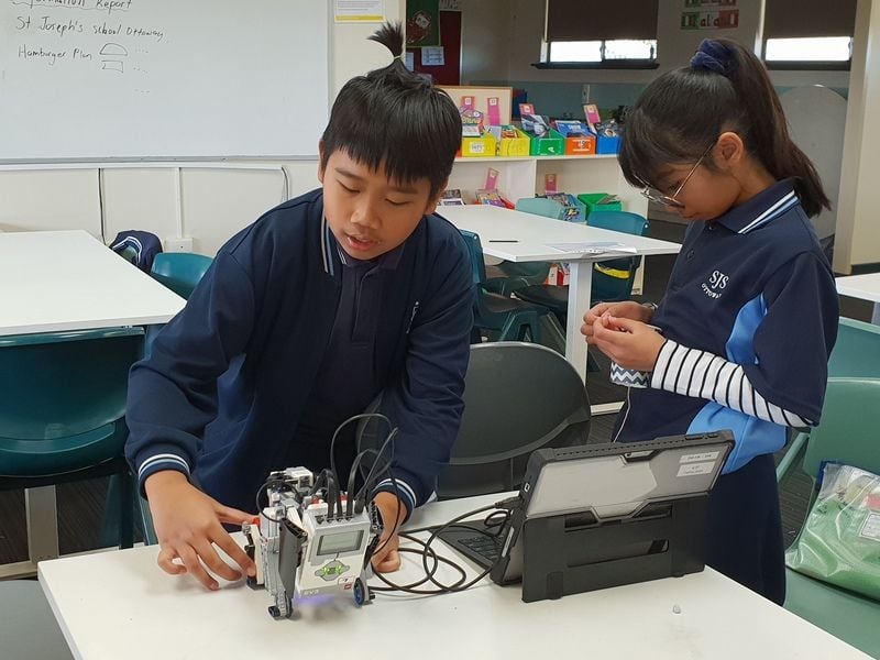 STEM Open Day Photo 2 STEM Open Day Photo 2